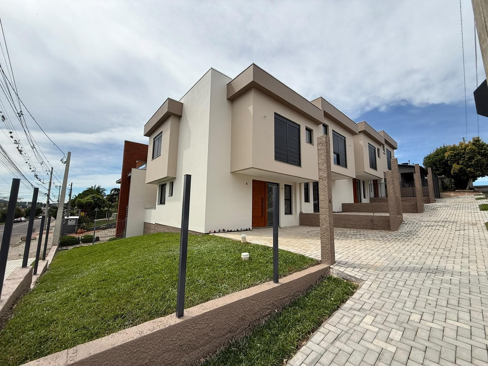 CASA COM 3 DORMITÓRIOS (1 SUÍTE), 98M² ÁREA PRIVATIVA para venda EM JARDIM BÜHLER - foto 1
