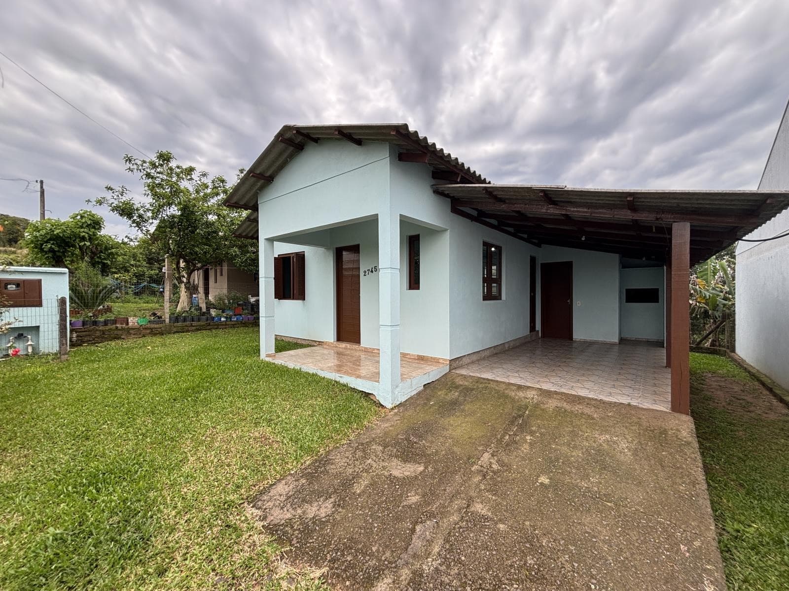 CASA COM 2 DORMITÓRIOS, 1 VAGA À LOCAÇÃO EM CAMPESTRE