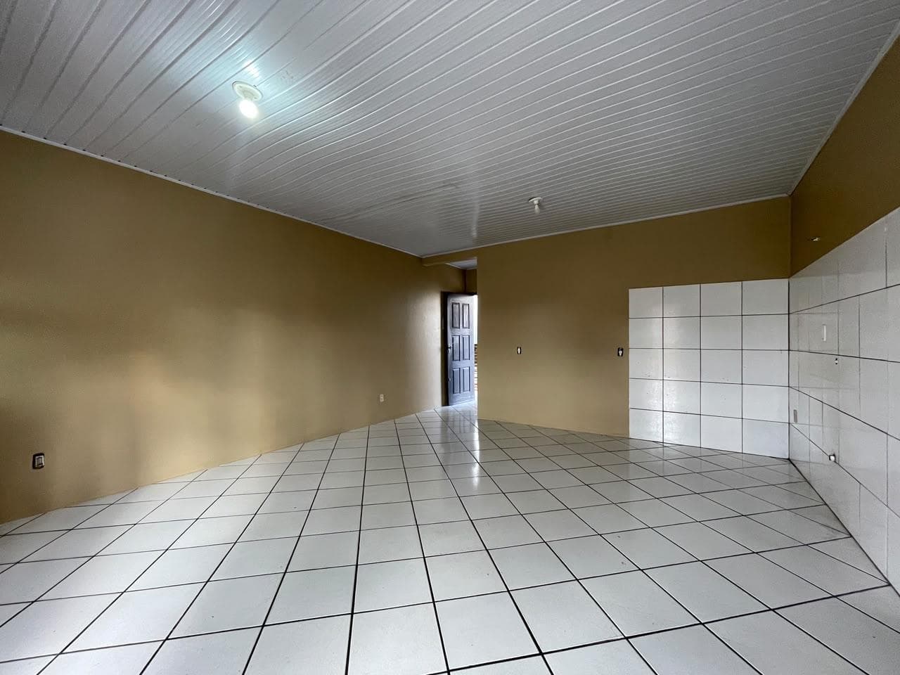 APARTAMENTO COM 2 DORMITÓRIOS, 1 VAGA À LOCAÇÃO EM JARDIM BÜHLER