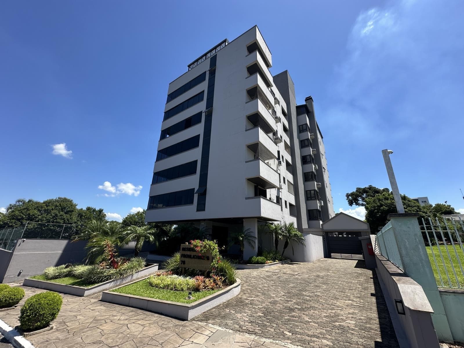 APARTAMENTO COM 3 DORMITÓRIOS (1 SUÍTE), 2 VAGAS, 104M² ÁREA PRIVATIVA À VENDA EM FARROUPILHA