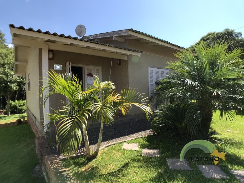 CASA COM 2 DORMITÓRIOS, 300M² ÁREA TOTAL À VENDA - Imagem 1