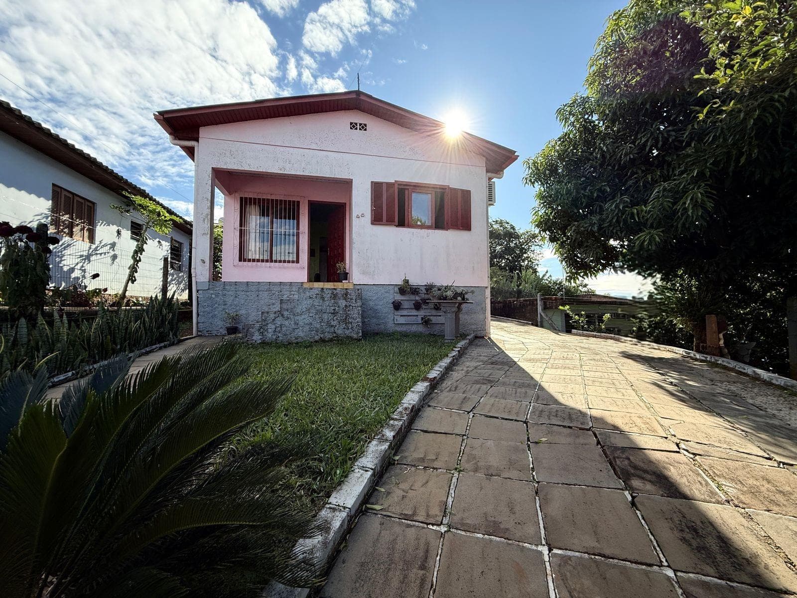 CASA COM 2 DORMITÓRIOS, 1 VAGA, 301M² ÁREA TOTAL À VENDA EM MORADA DO SOL - Imagem 1