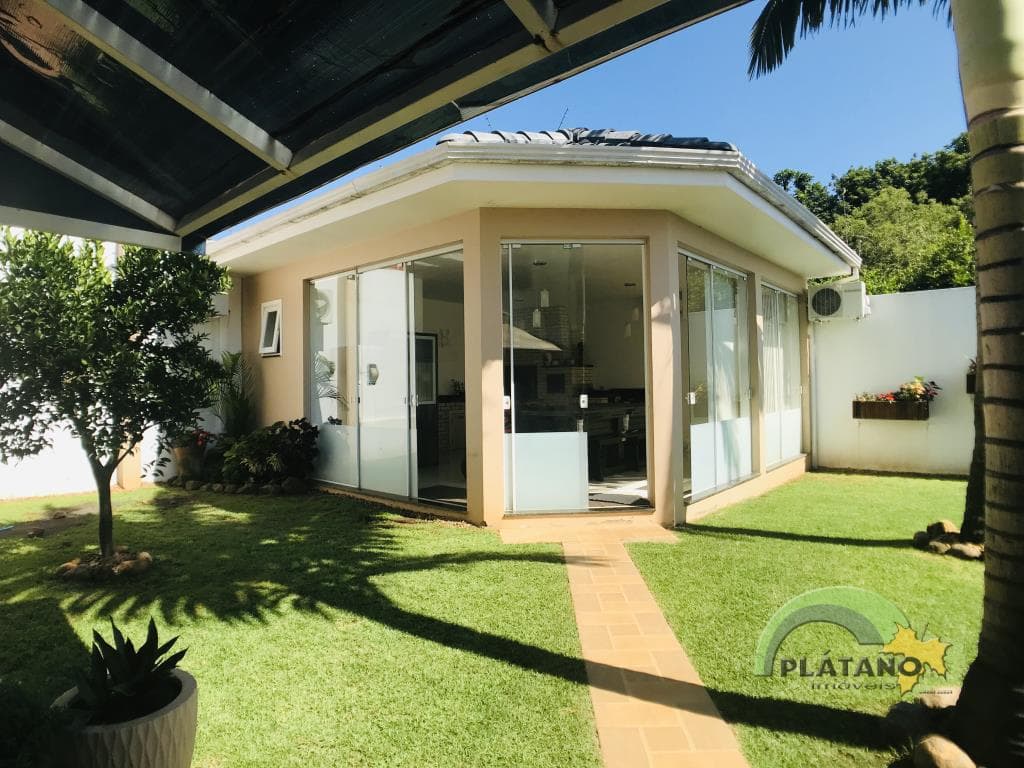 CASA COM 3 DORMITÓRIOS, 2 VAGAS, 164M² ÁREA PRIVATIVA À VENDA EM VISTA ALEGRE