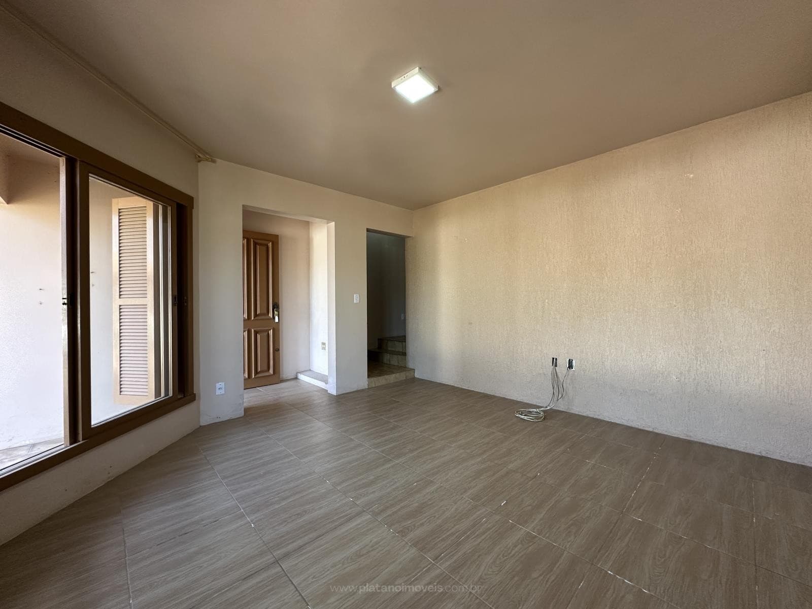 CASA COM 3 DORMITÓRIOS (1 SUÍTE), 2 VAGAS, 544M² ÁREA TOTAL À VENDA - Imagem 4