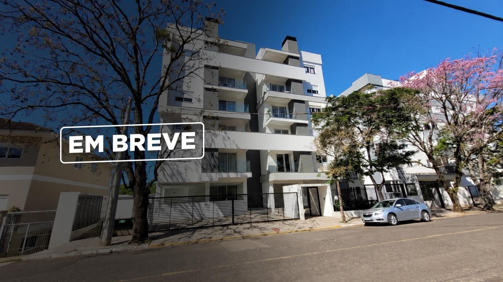 APARTAMENTO COM 2 DORMITÓRIOS, 2 VAGAS À LOCAÇÃO EM CENTRO - Imagem 1