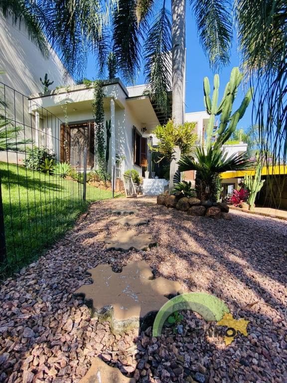 CASA COM 2 DORMITÓRIOS, 2 VAGAS, 186M² ÁREA PRIVATIVA À VENDA EM JARDIM DO ALTO - Imagem 2