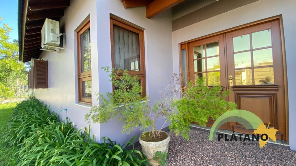 CASA COM 2 DORMITÓRIOS, 2 VAGAS, 110M² ÁREA PRIVATIVA À VENDA EM JARDIM PANORÂMICO