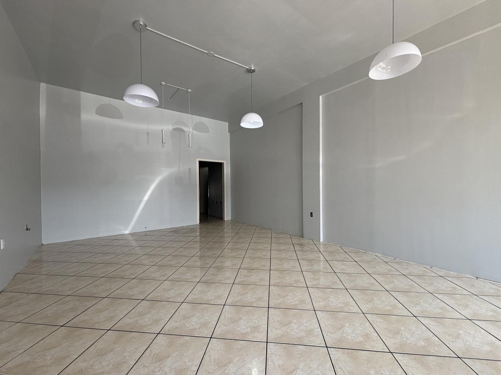 LOJA / SALA, 86M² ÁREA TOTAL para locação EM CENTRO - foto 1