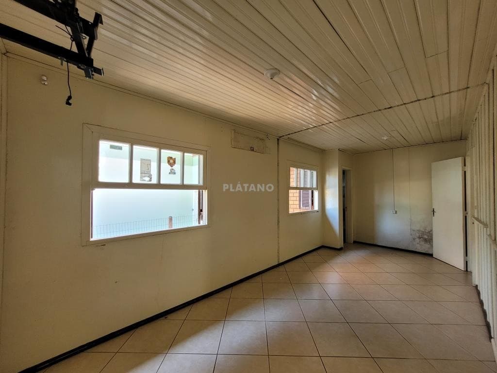 CASA COM 3 DORMITÓRIOS, 2 VAGAS, 624M² ÁREA TOTAL À VENDA EM SÃO JOSÉ - Imagem 4