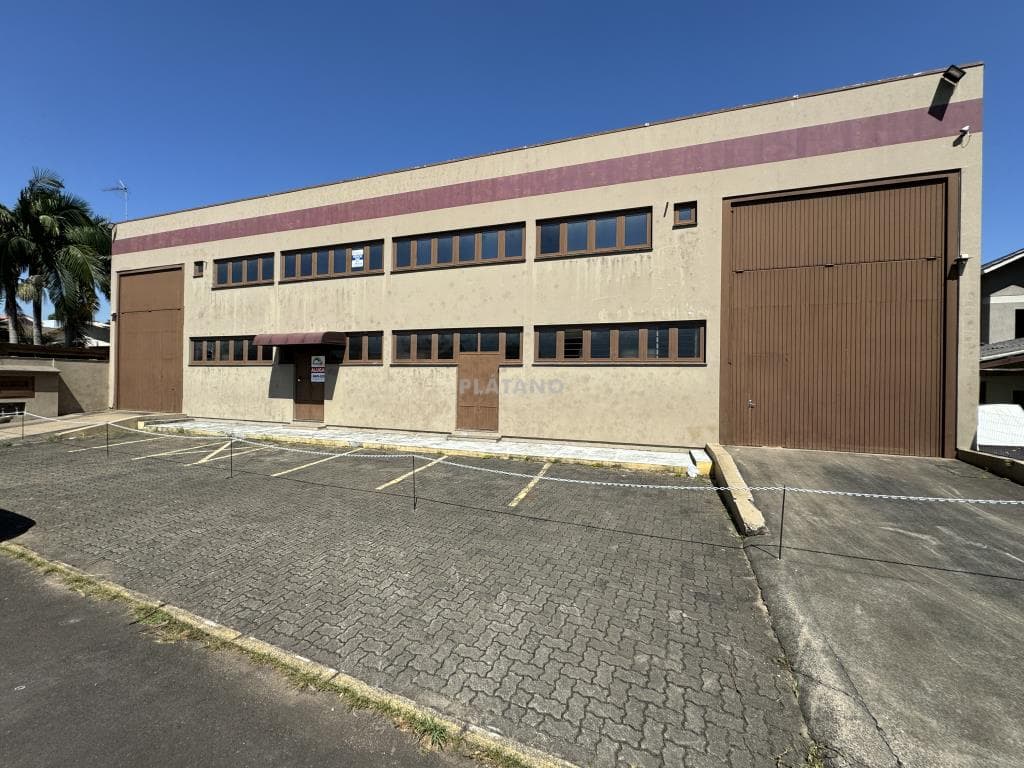 PAVILHÃO / PRÉDIO, 858M² ÁREA TOTAL À VENDA E LOCAÇÃO EM FARROUPILHA