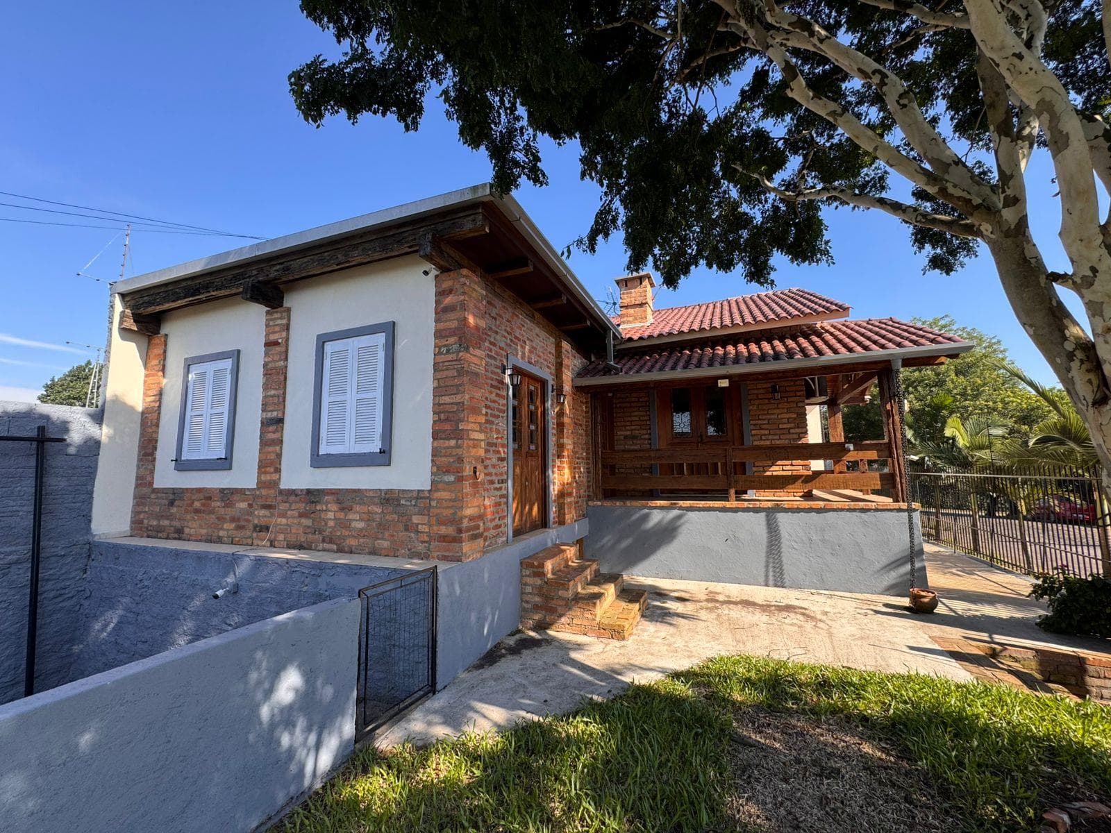 CASA COM 2 DORMITÓRIOS, 1 VAGA, 130M² ÁREA PRIVATIVA À VENDA EM ENCOSTA DO SOL - Imagem 5