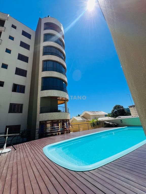 APARTAMENTO COM 3 DORMITÓRIOS, 2 VAGAS, 175M² ÁREA PRIVATIVA À VENDA E LOCAÇÃO EM CENTRO - Imagem 3