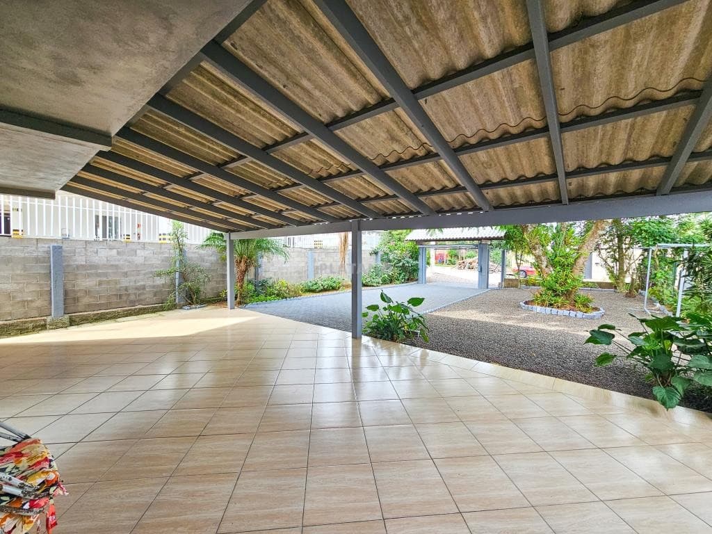 CASA COM 3 DORMITÓRIOS, 3 VAGAS, 595M² ÁREA TOTAL À VENDA - Imagem 2