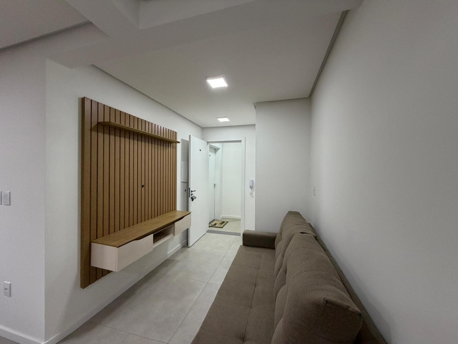 APARTAMENTO COM 2 DORMITÓRIOS, 1 VAGA, 72M² ÁREA TOTAL À LOCAÇÃO - Imagem 3