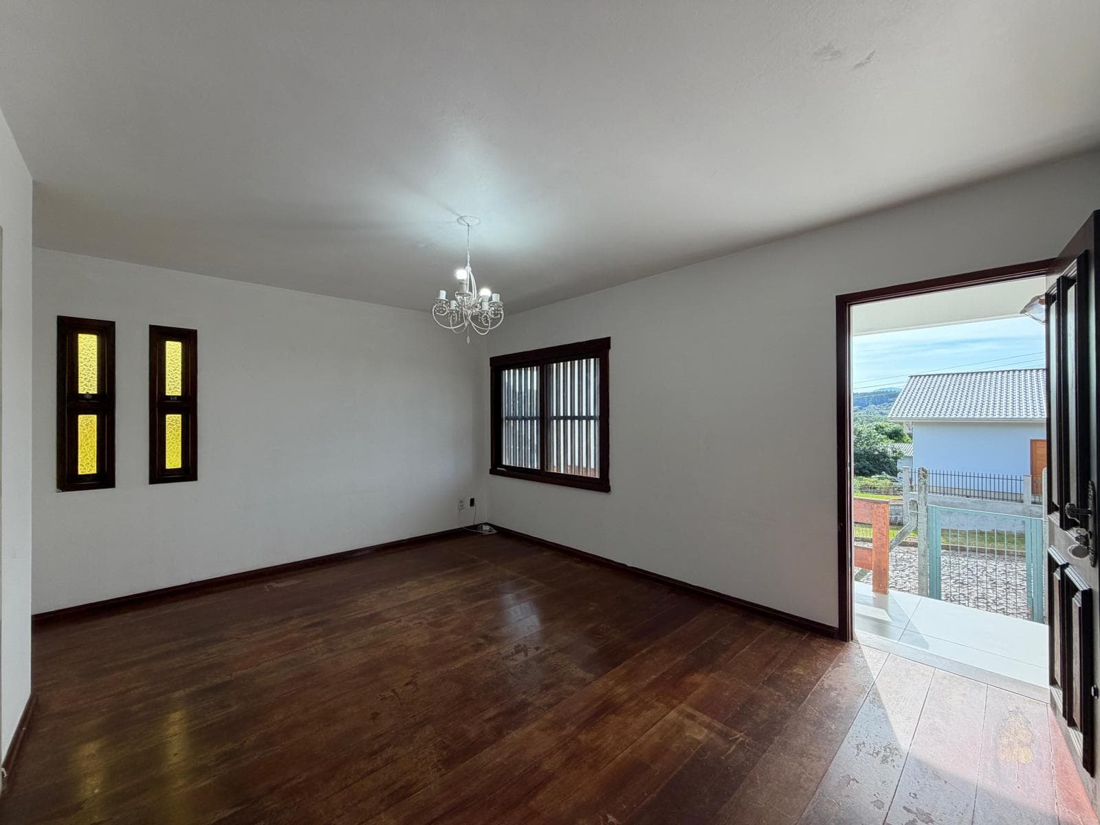 CASA COM 3 DORMITÓRIOS, 1 VAGA, 159M² ÁREA TOTAL À LOCAÇÃO EM TRAVESSÃO - Imagem 5