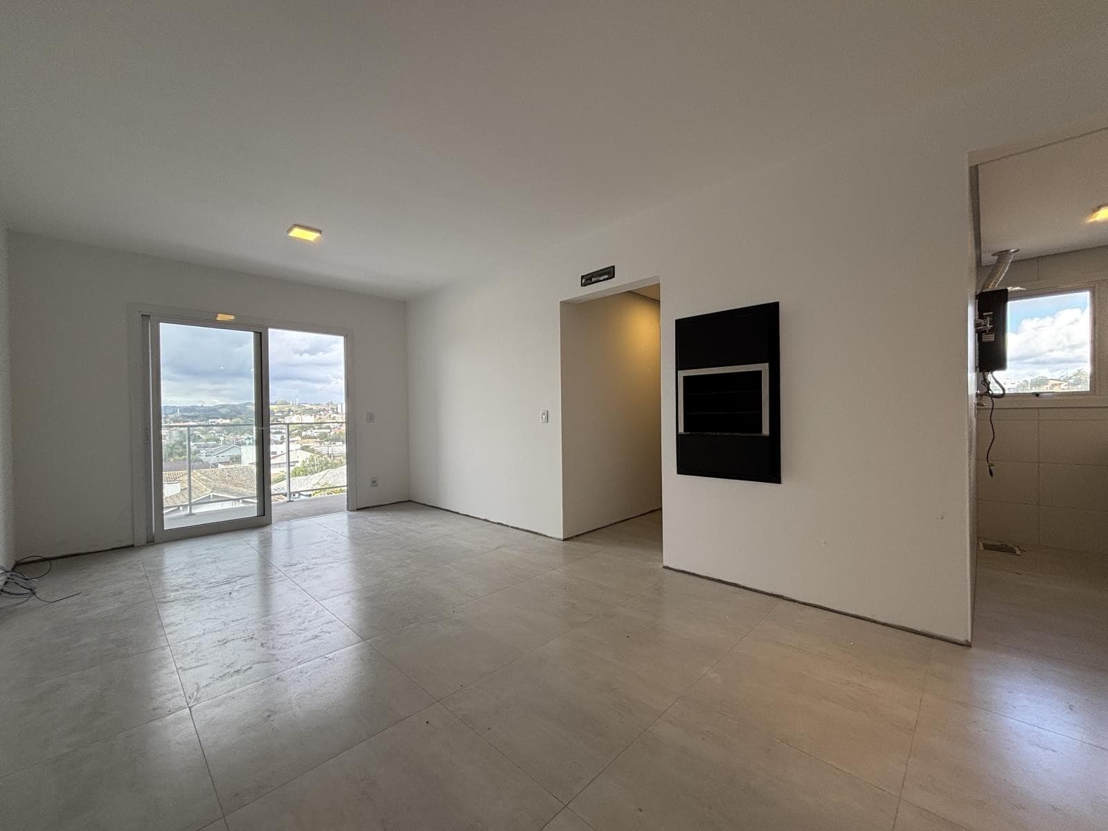 APARTAMENTO COM 2 DORMITÓRIOS, 1 VAGA, 69M² ÁREA PRIVATIVA À LOCAÇÃO EM JARDIM BÜHLER - Imagem 1