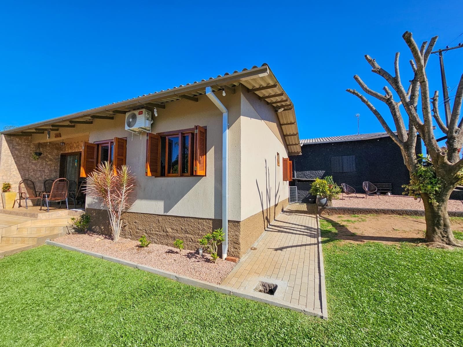 CASA COM 3 DORMITÓRIOS, 3 VAGAS, 198M² ÁREA PRIVATIVA À VENDA EM MORADA DO SOL - Imagem 1