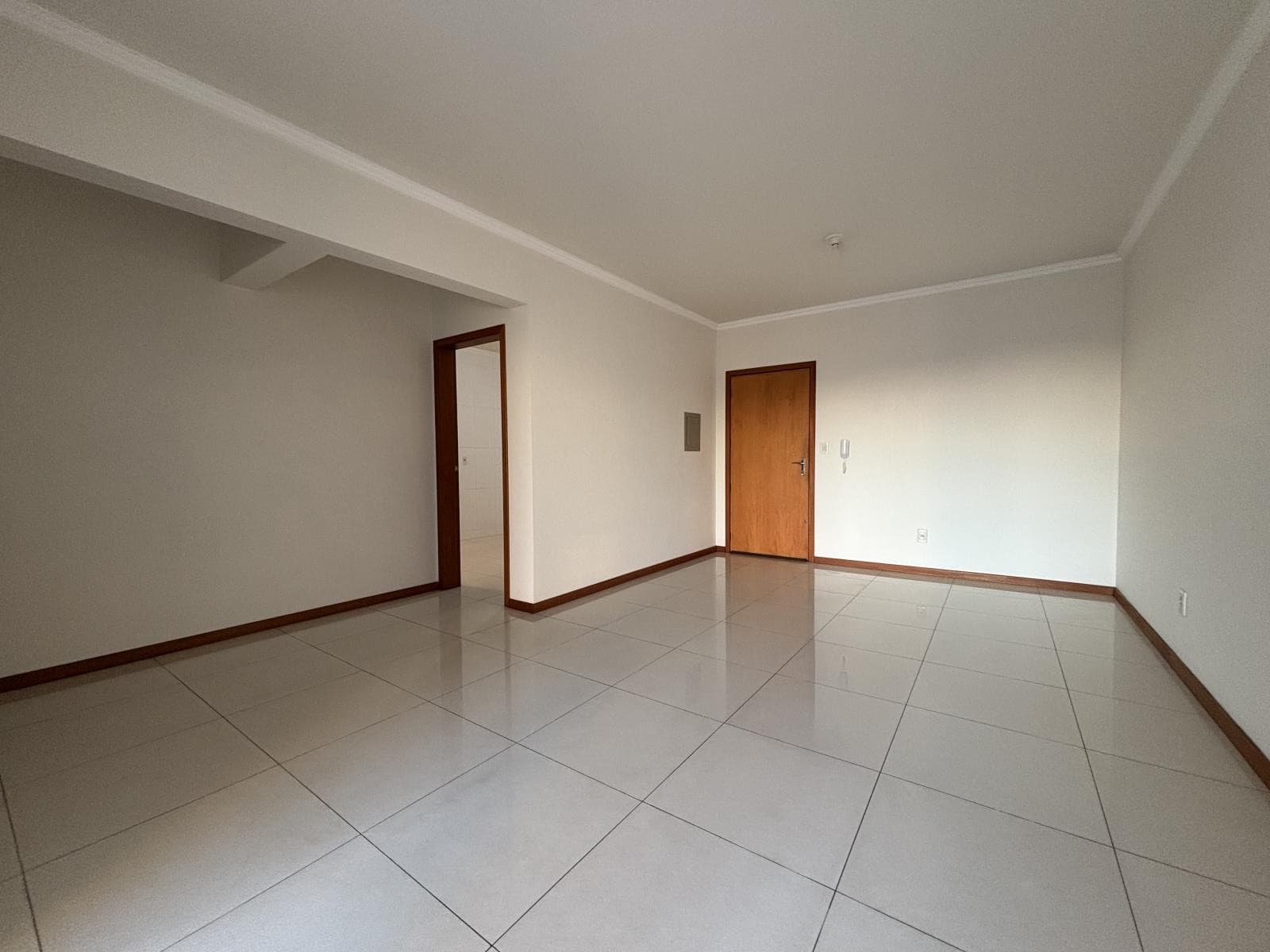 APARTAMENTO COM 2 DORMITÓRIOS (1 SUÍTE), 1 VAGA, 99M² ÁREA TOTAL À LOCAÇÃO - Imagem 4