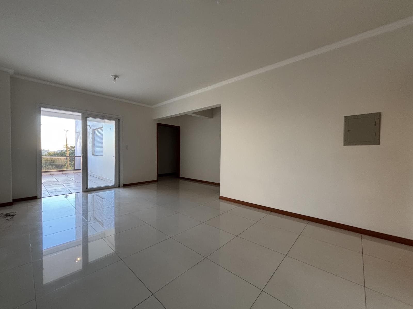 APARTAMENTO COM 2 DORMITÓRIOS (1 SUÍTE), 1 VAGA, 99M² ÁREA TOTAL À LOCAÇÃO - Imagem 5