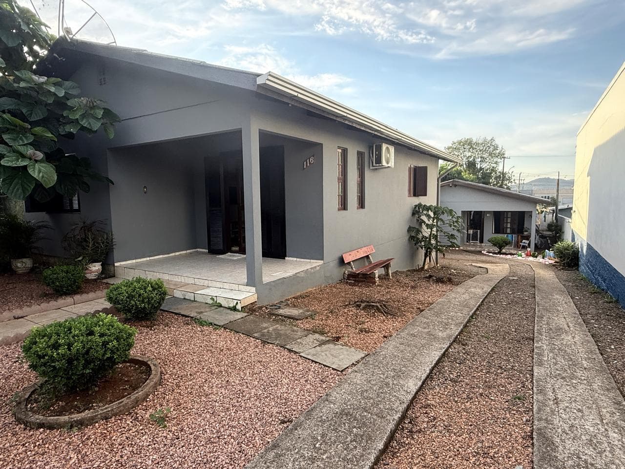 CASA COM 5 DORMITÓRIOS, 2 VAGAS, 512M² ÁREA TOTAL À VENDA - Imagem 3