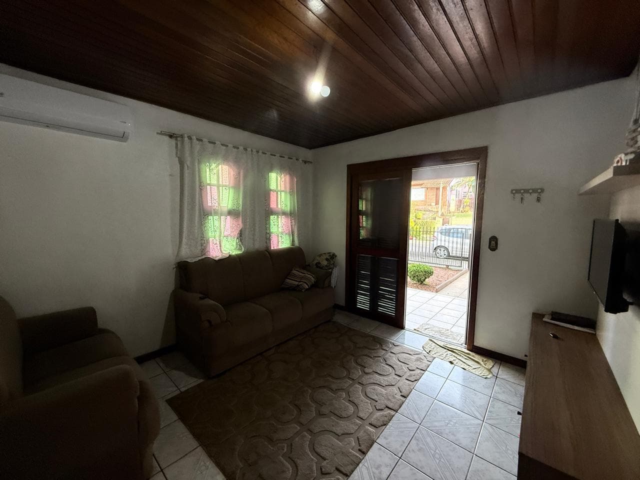 CASA COM 5 DORMITÓRIOS, 2 VAGAS, 512M² ÁREA TOTAL À VENDA - Imagem 4