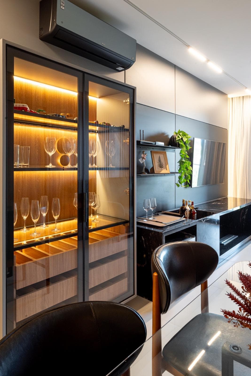APARTAMENTO COM 2 DORMITÓRIOS, 2 VAGAS, 82M² ÁREA PRIVATIVA À VENDA EM CENTRO - Imagem 1