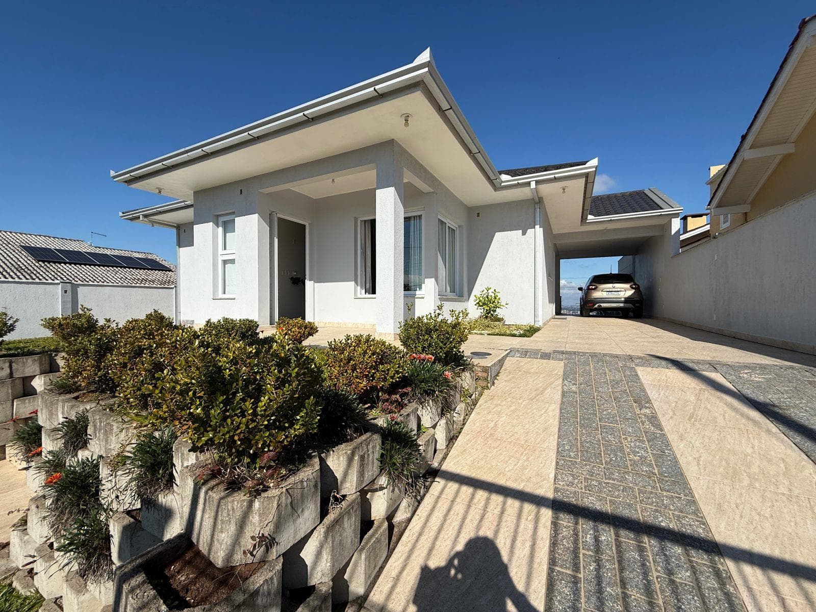 CASA COM 3 DORMITÓRIOS (1 SUÍTE), 2 VAGAS, 146M² ÁREA PRIVATIVA À VENDA EM JARDIM PANORÂMICO - Imagem 1