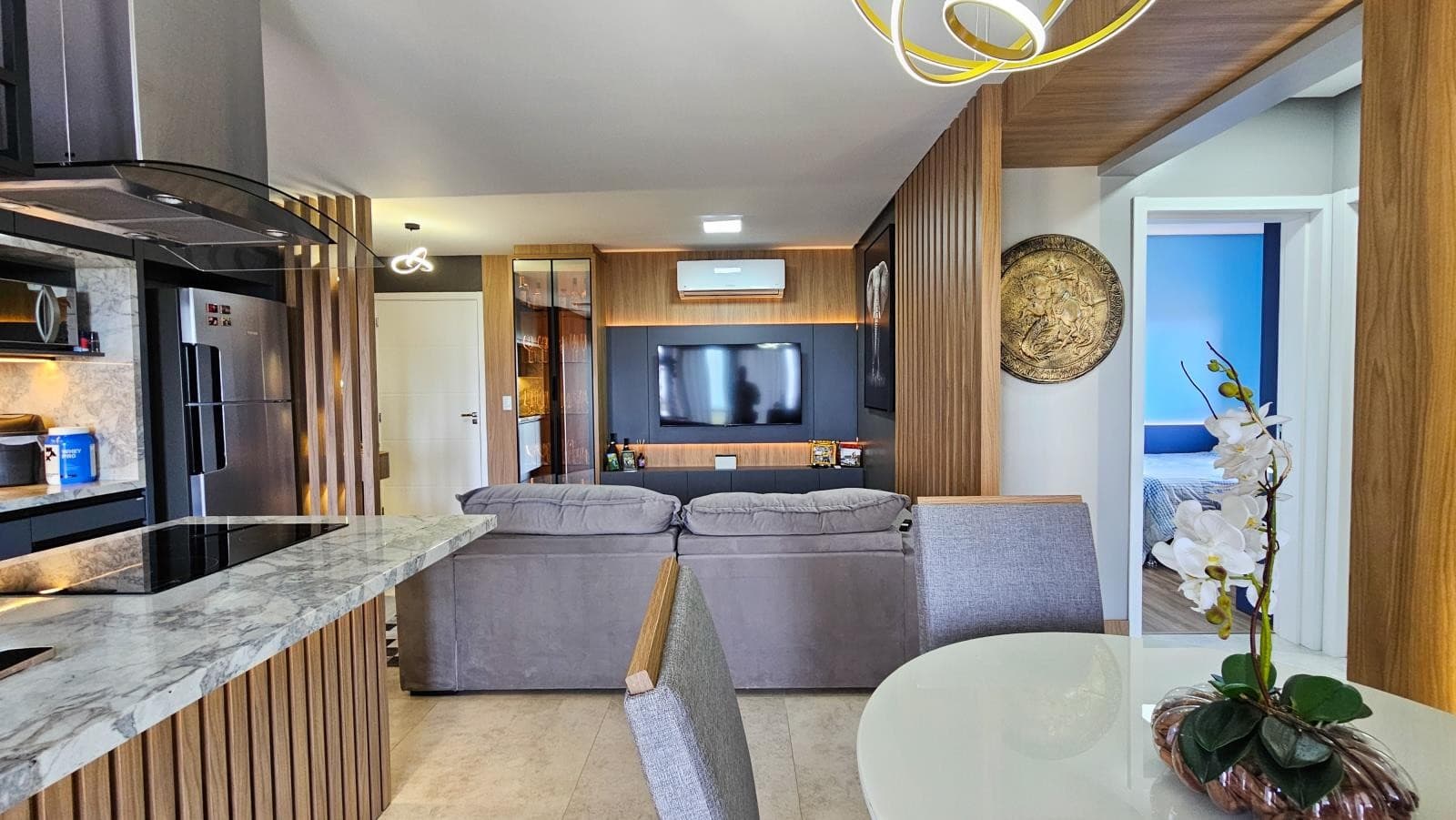 APARTAMENTO COM 2 DORMITÓRIOS (1 SUÍTE), 1 VAGA, 87M² ÁREA PRIVATIVA À VENDA EM VISTA ALEGRE - Imagem 2