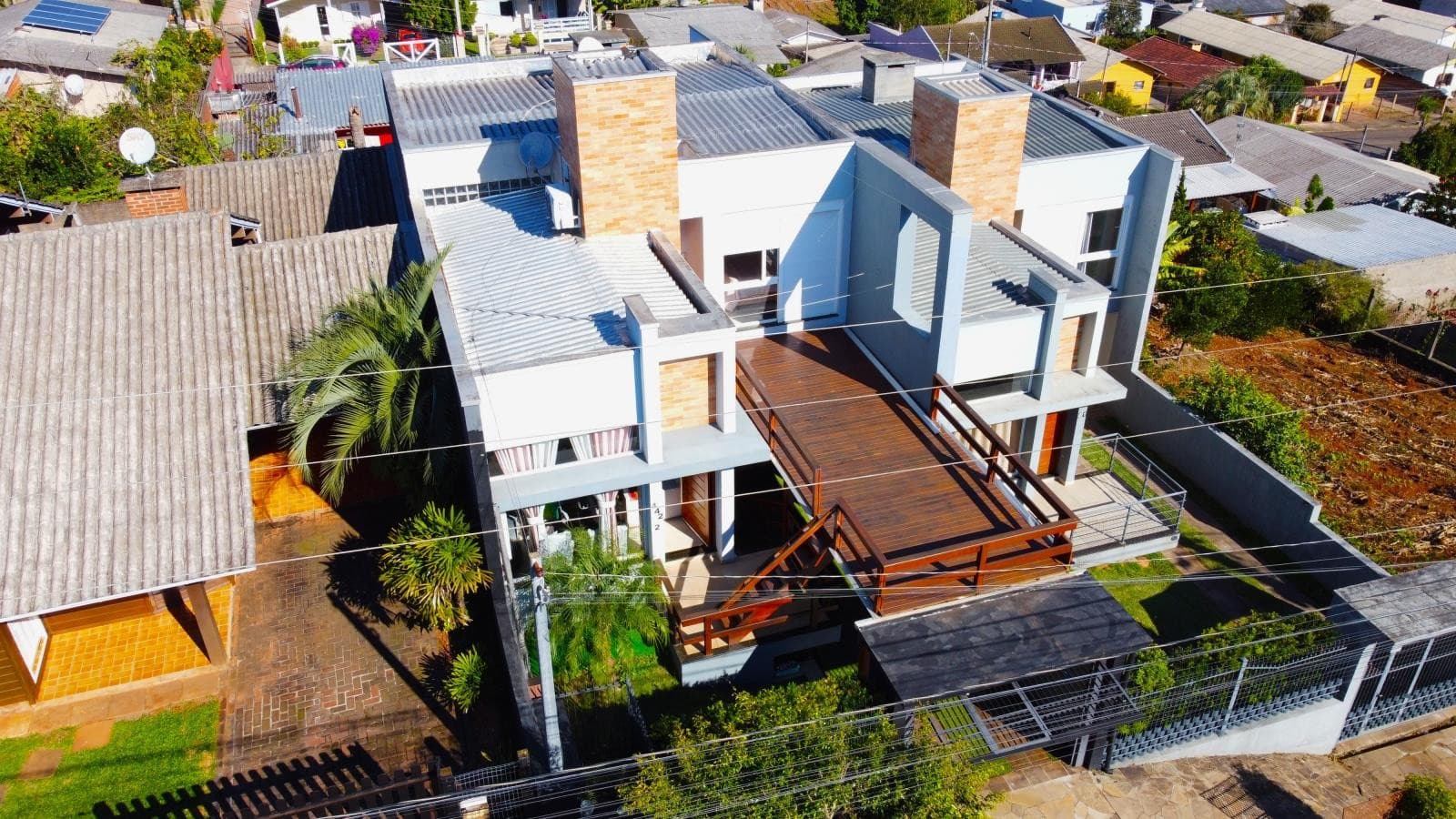 CASA COM 2 DORMITÓRIOS, 2 VAGAS, 180M² ÁREA TOTAL À VENDA - Imagem 3