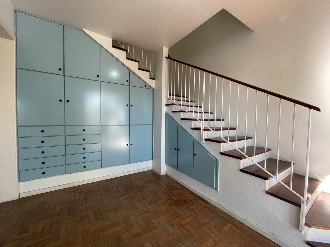 APARTAMENTO COM 2 DORMITÓRIOS, 1 VAGA À LOCAÇÃO - Imagem 1