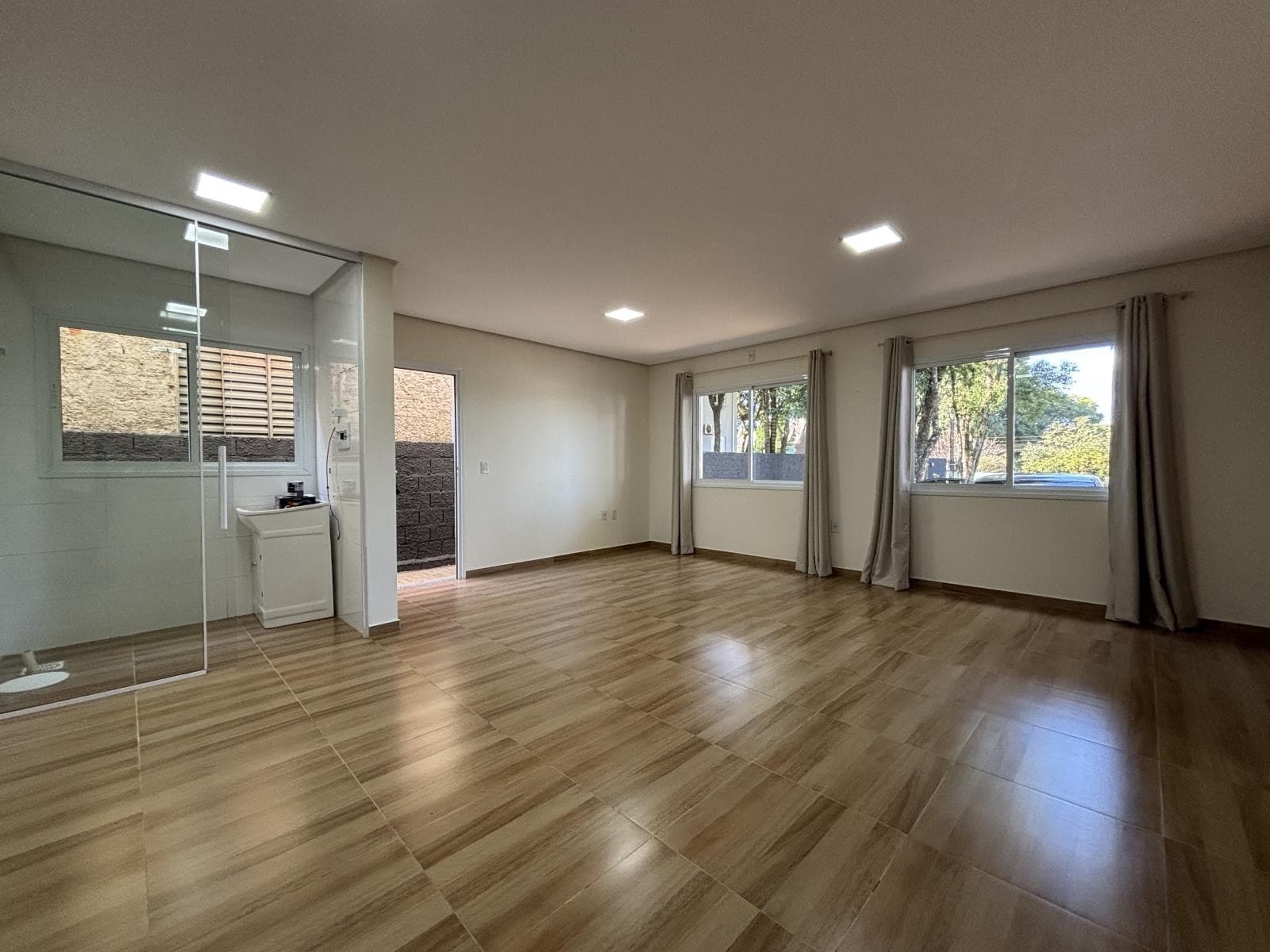 APARTAMENTO COM 2 DORMITÓRIOS, 1 VAGA À LOCAÇÃO - Imagem 1