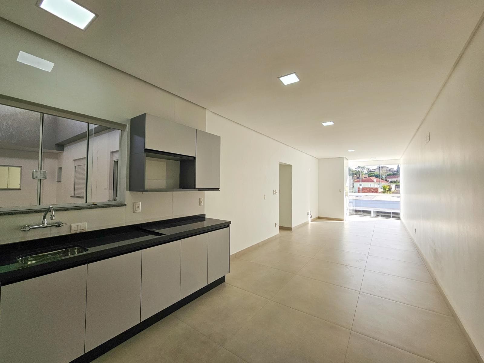 APARTAMENTO COM 2 DORMITÓRIOS (1 SUÍTE), 1 VAGA, 86M² ÁREA TOTAL À LOCAÇÃO EM CONCÓRDIA - Imagem 1