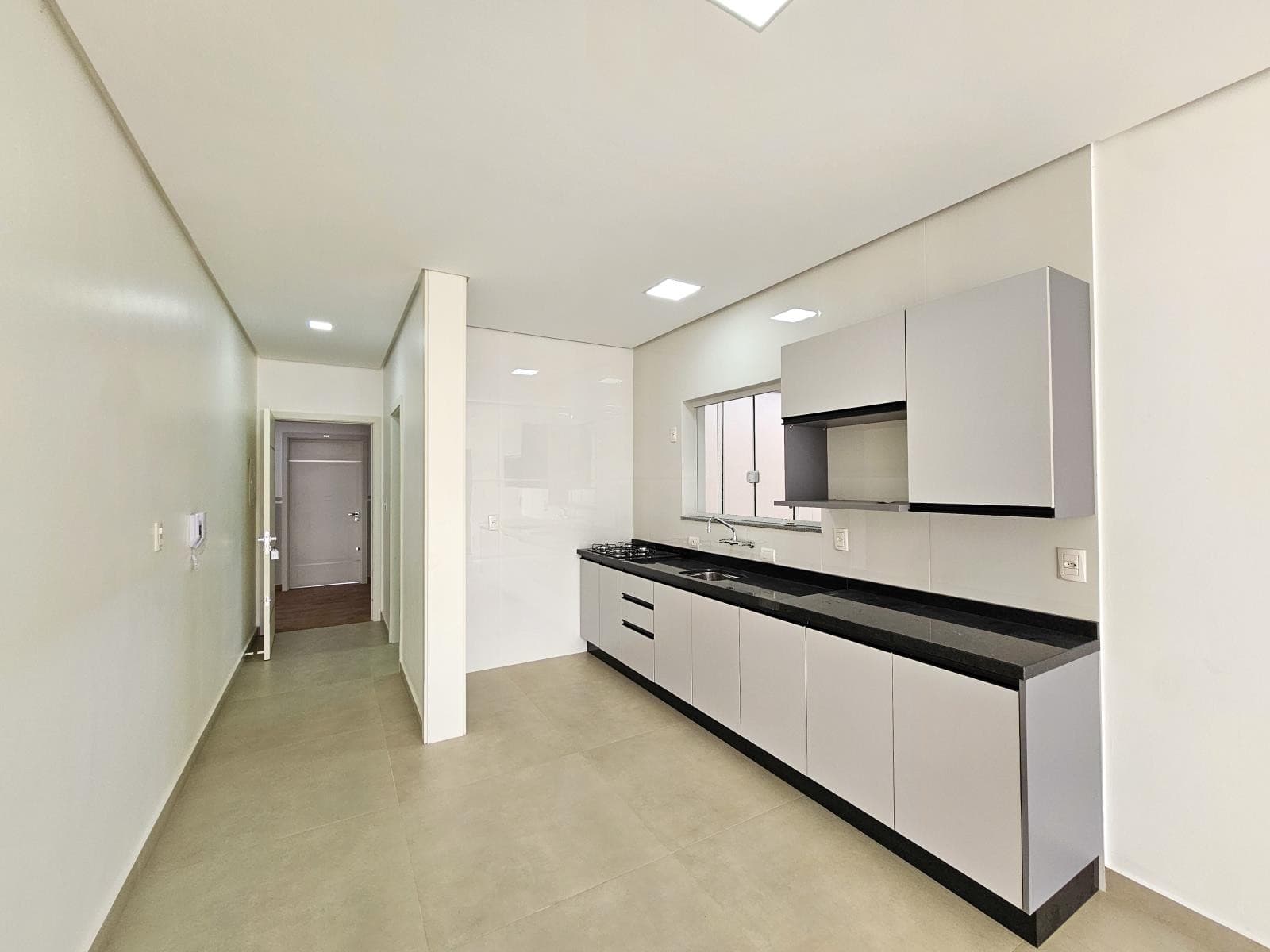 APARTAMENTO COM 2 DORMITÓRIOS (1 SUÍTE), 1 VAGA, 86M² ÁREA TOTAL À LOCAÇÃO EM CONCÓRDIA - Imagem 3