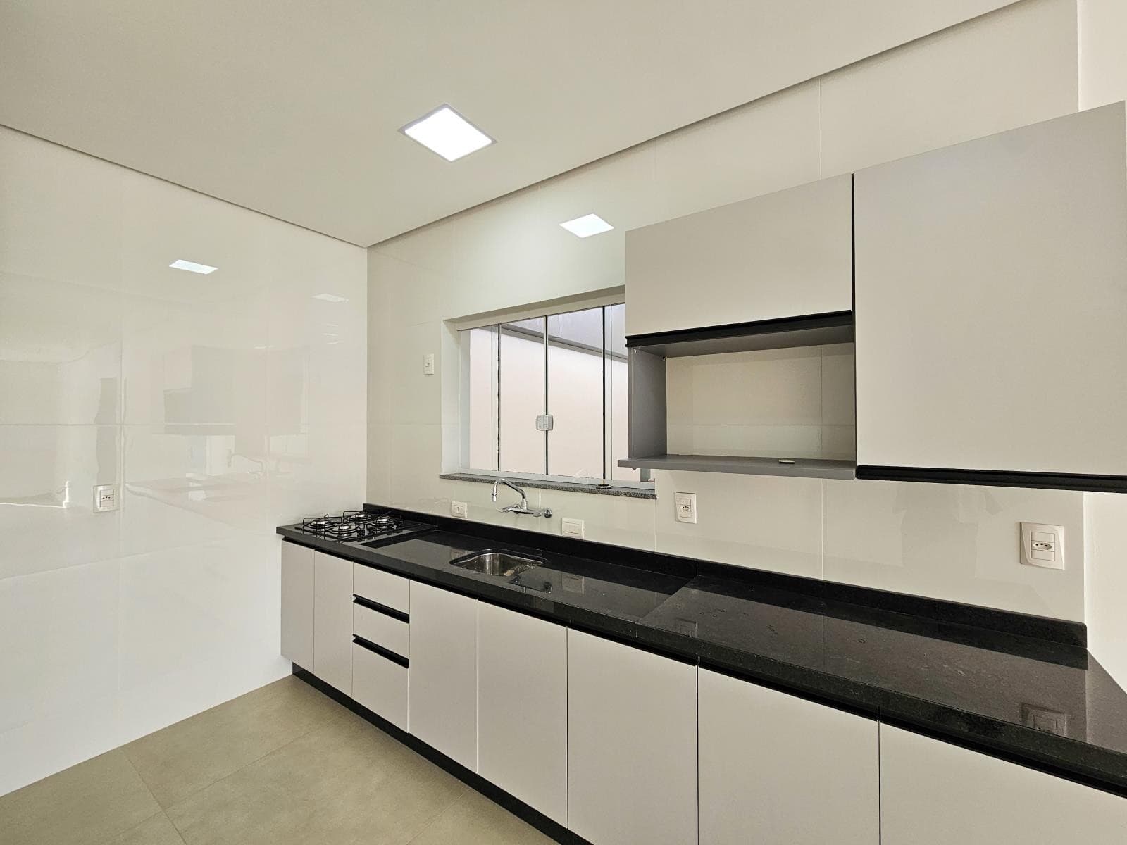 APARTAMENTO COM 2 DORMITÓRIOS (1 SUÍTE), 1 VAGA, 86M² ÁREA TOTAL À LOCAÇÃO EM CONCÓRDIA - Imagem 4