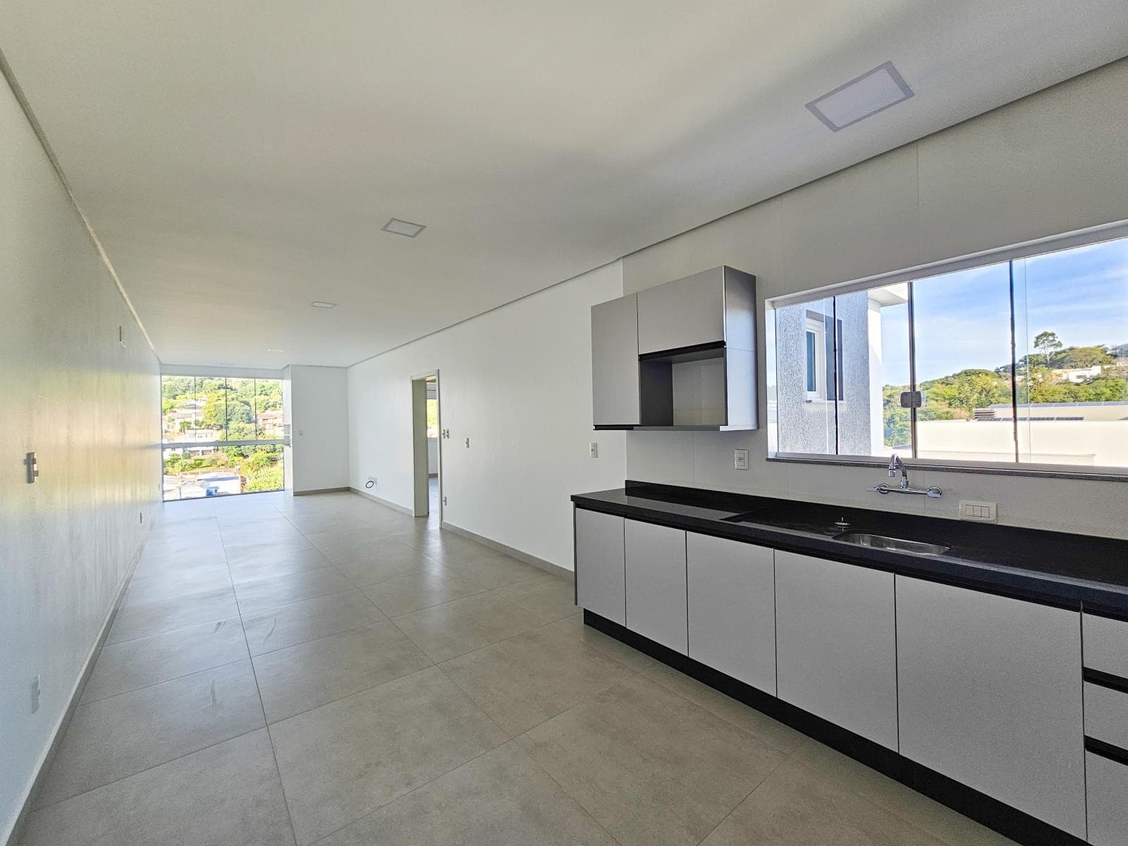 APARTAMENTO COM 3 DORMITÓRIOS (1 SUÍTE), 1 VAGA, 99M² ÁREA TOTAL À LOCAÇÃO EM CONCÓRDIA - Imagem 1
