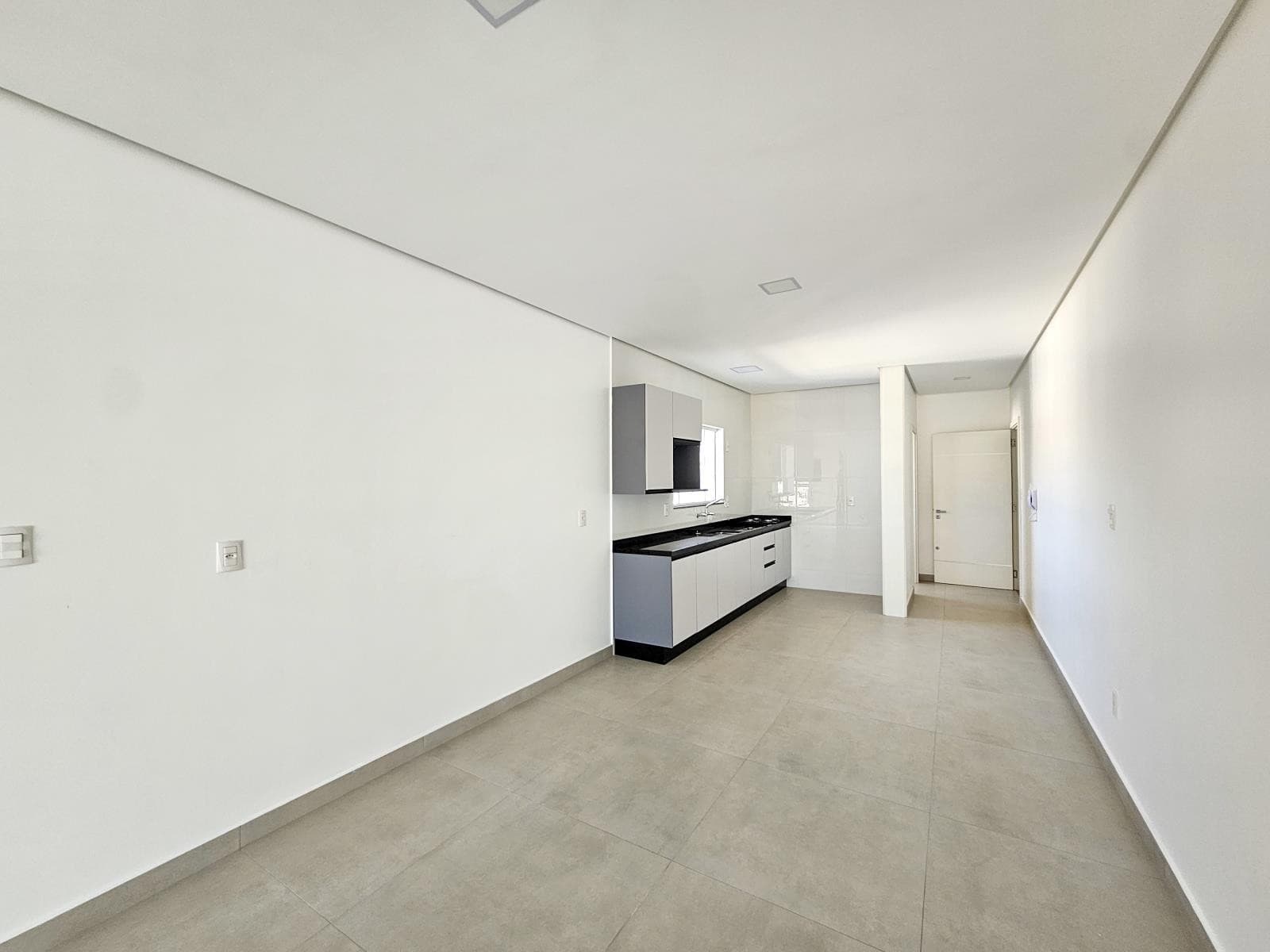 APARTAMENTO COM 3 DORMITÓRIOS (1 SUÍTE), 1 VAGA, 99M² ÁREA TOTAL À LOCAÇÃO EM CONCÓRDIA - Imagem 3