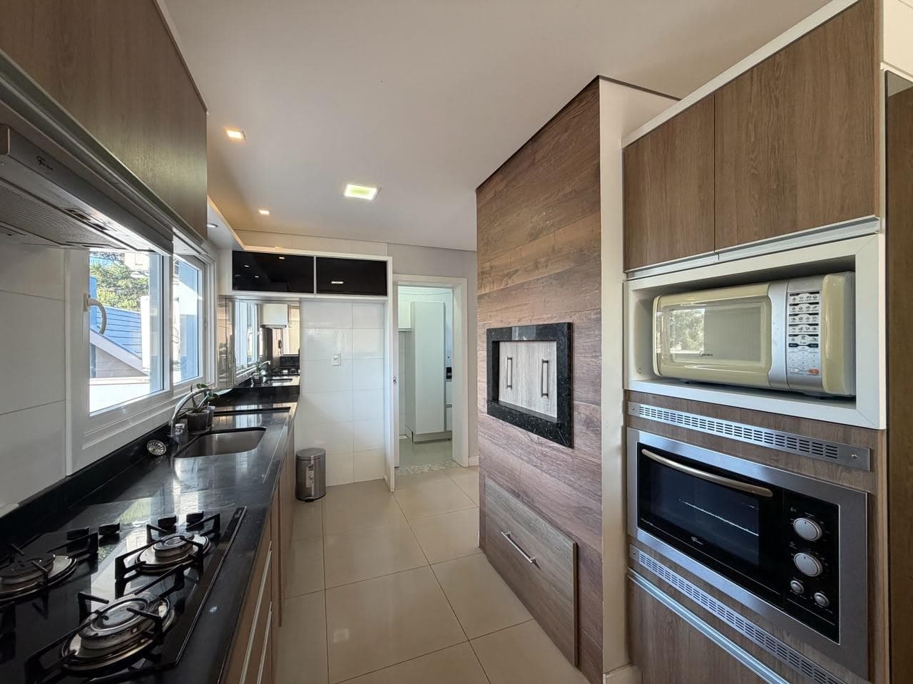 APARTAMENTO COM 2 DORMITÓRIOS, 2 VAGAS À LOCAÇÃO EM VINTE E CINCO DE JULHO - Imagem 1