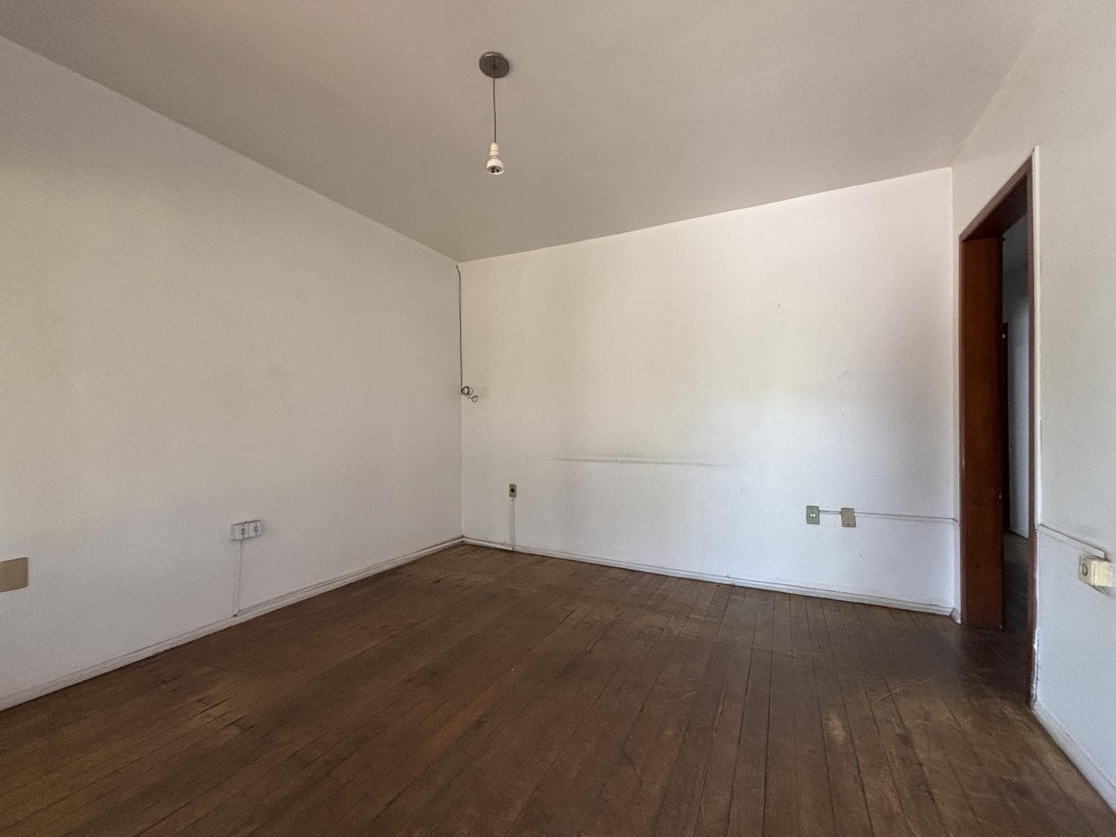 CASA COM 3 DORMITÓRIOS, 1 VAGA para locação EM CIDADE NOVA - foto 2