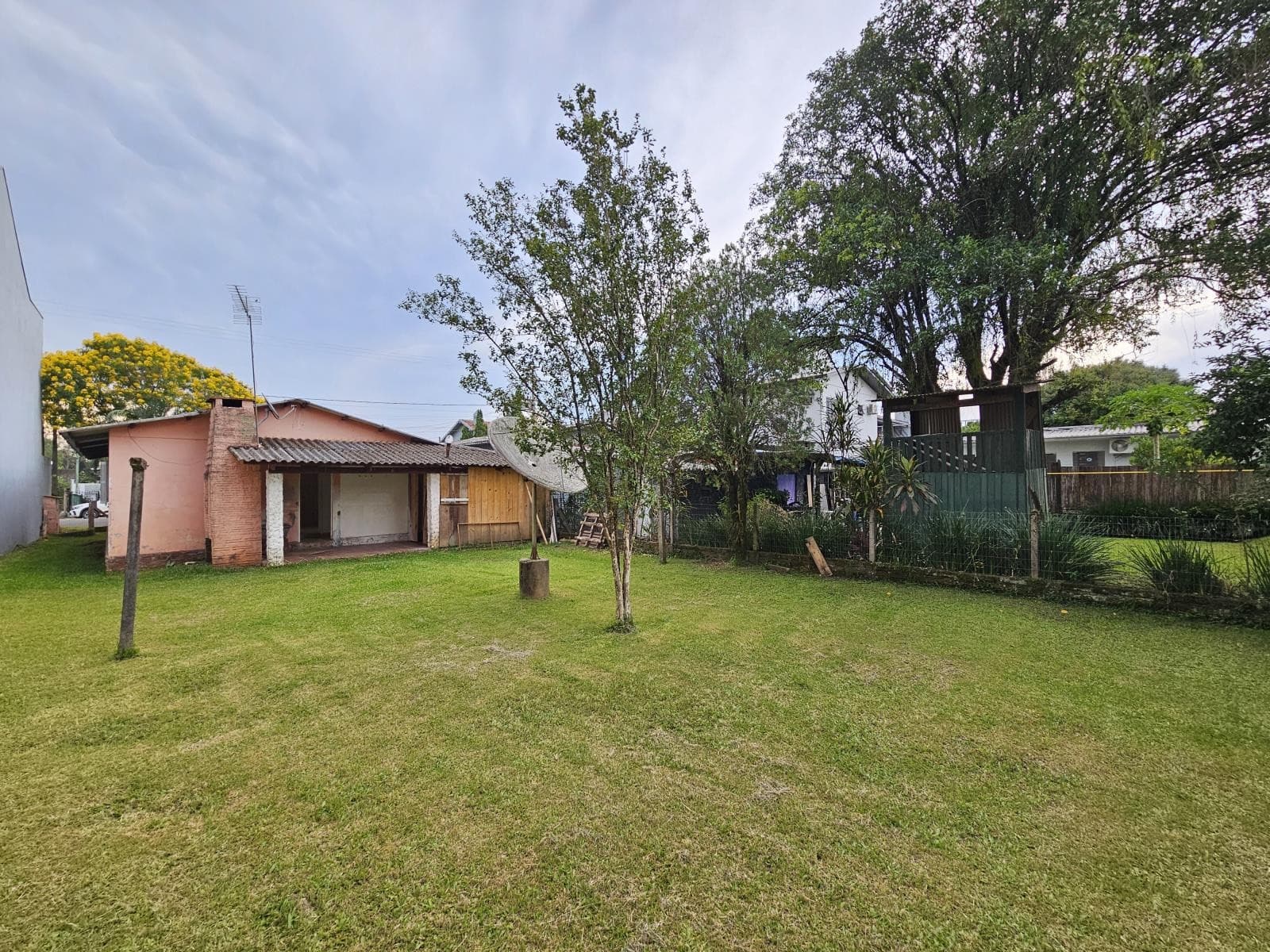 CASA COM 3 DORMITÓRIOS, 1 VAGA, 105M² ÁREA TOTAL para venda EM VINTE E CINCO DE JULHO - foto 2