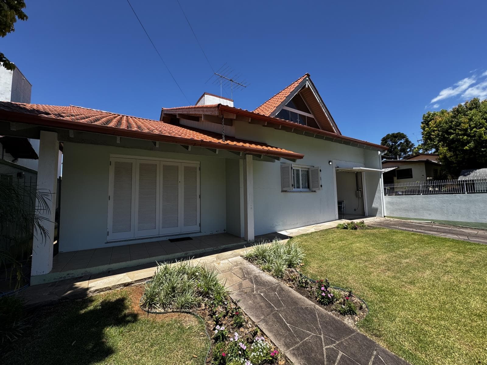 CASA COM 4 DORMITÓRIOS (1 SUÍTE), 1 VAGA, 254M² ÁREA PRIVATIVA para venda EM CENTRO - foto 1