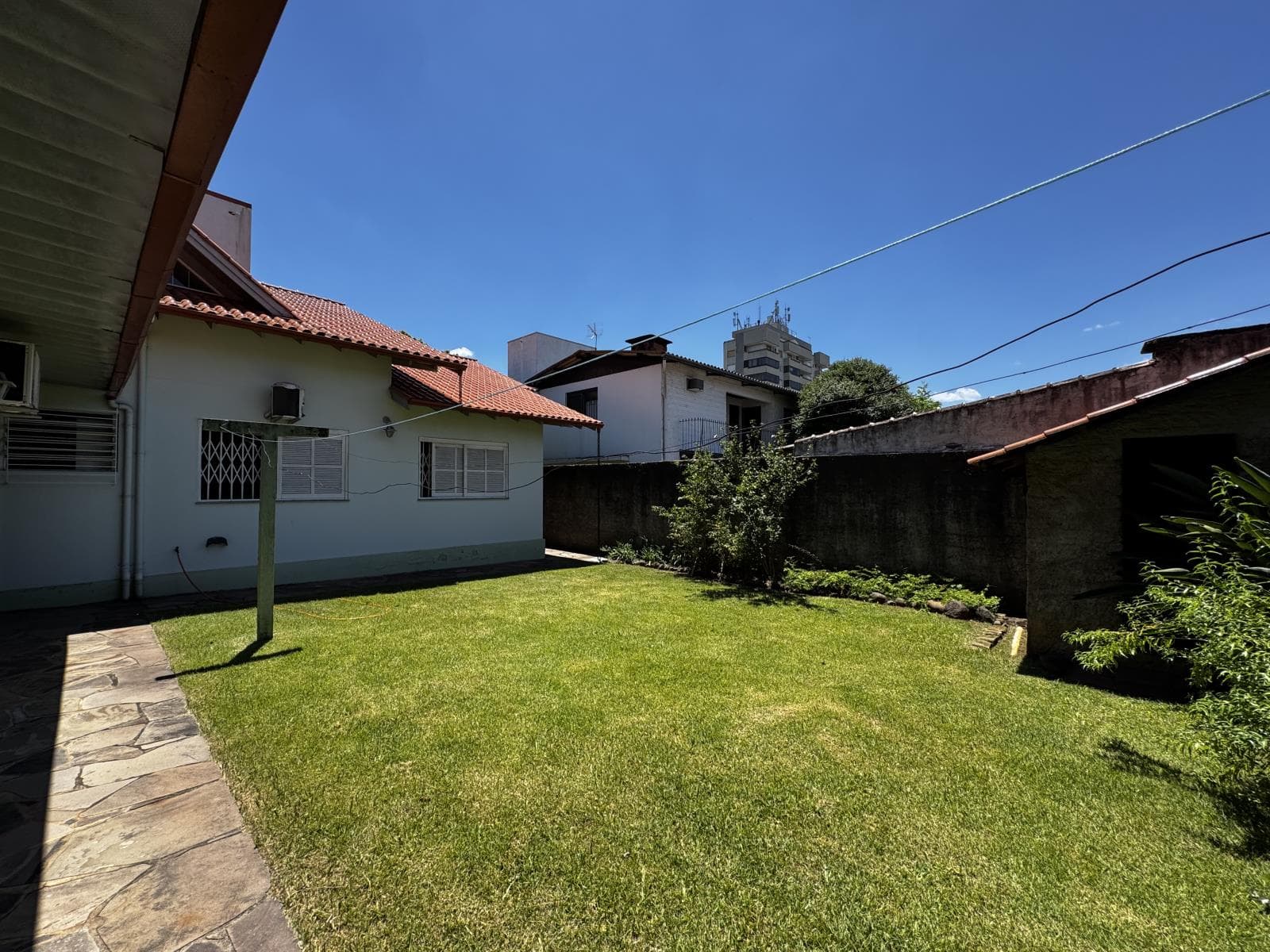 CASA COM 4 DORMITÓRIOS (1 SUÍTE), 1 VAGA, 254M² ÁREA PRIVATIVA para venda EM CENTRO - foto 3