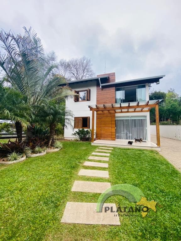 CASA COM 4 DORMITÓRIOS, 2 VAGAS, 245M² ÁREA PRIVATIVA para venda EM SETE DE SETEMBRO - foto 1