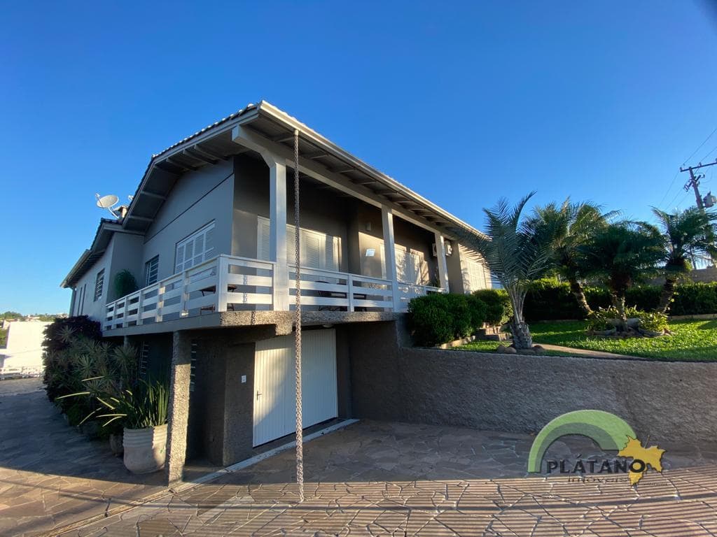 CASA COM 4 DORMITÓRIOS, 2 VAGAS, 420M² ÁREA PRIVATIVA para venda EM CONCÓRDIA - foto 1