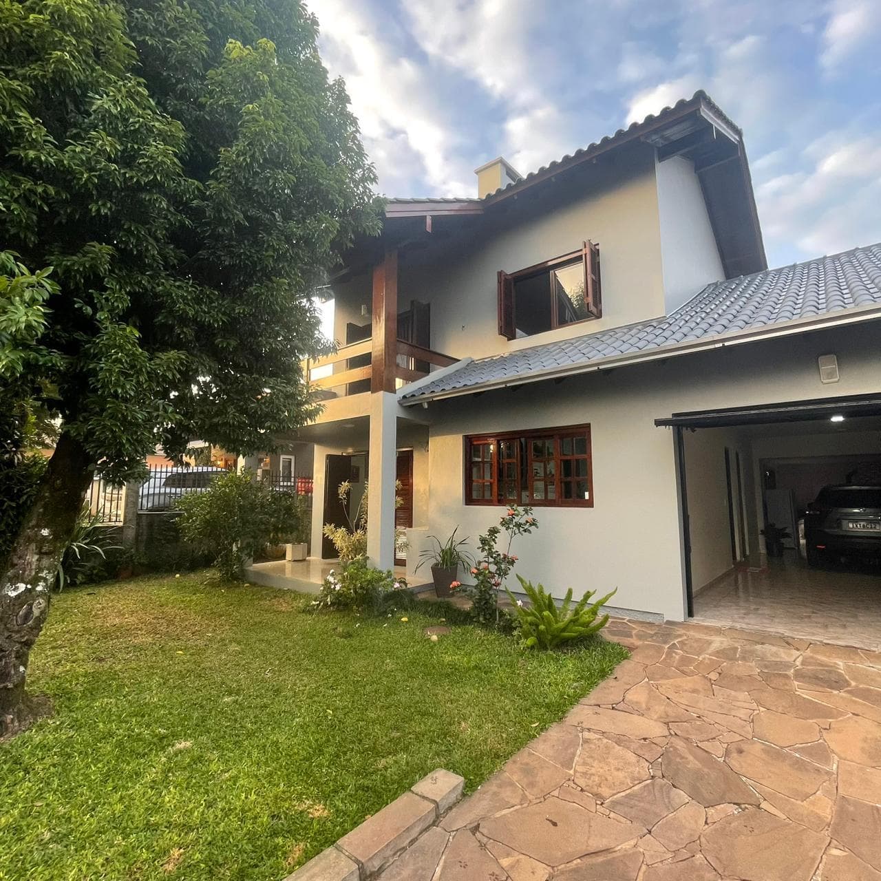 CASA COM 4 DORMITÓRIOS, 3 VAGAS, 200M² ÁREA PRIVATIVA para venda EM JARDIM DO ALTO - foto 1