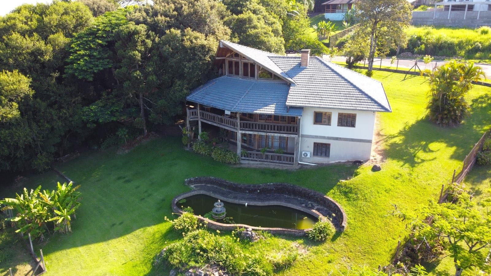 CASA COM 3 DORMITÓRIOS, 3 VAGAS, 425M² ÁREA PRIVATIVA para venda EM JARDIM PANORÂMICO - foto 2