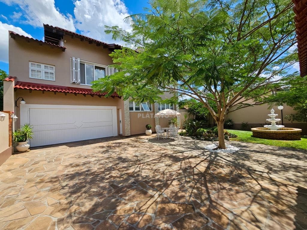 CASA COM 3 DORMITÓRIOS, 2 VAGAS, 315M² ÁREA PRIVATIVA para venda EM JARDIM PANORÂMICO - foto 3