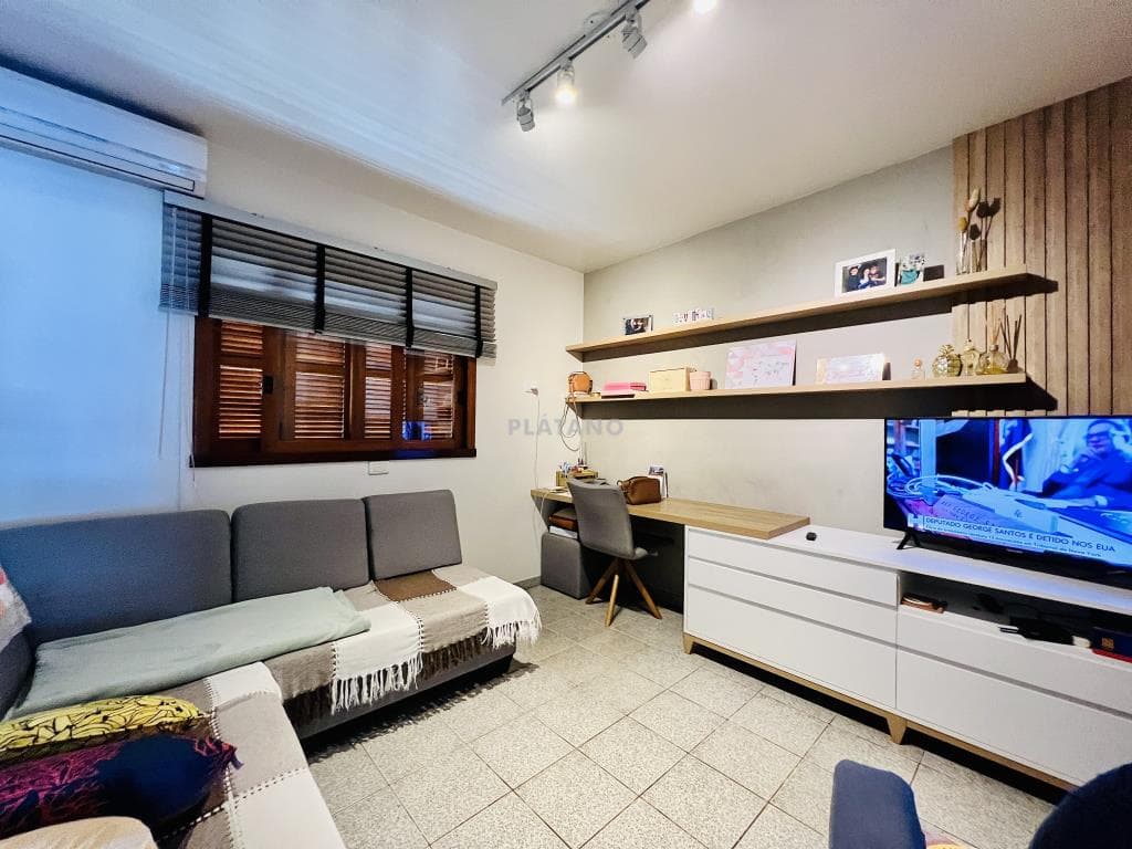 CASA COM 3 DORMITÓRIOS, 2 VAGAS, 220M² ÁREA PRIVATIVA para venda EM VINTE E CINCO DE JULHO - foto 3
