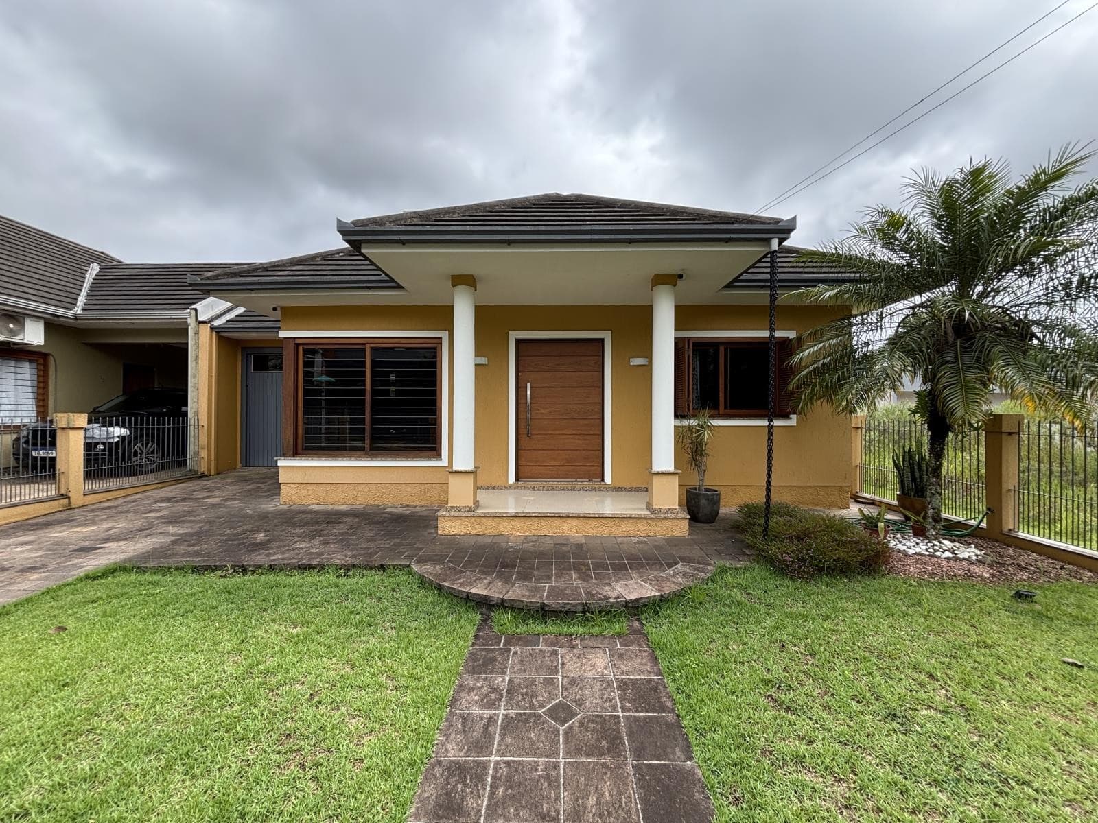 CASA COM 3 DORMITÓRIOS (1 SUÍTE), 1 VAGA, 145M² ÁREA PRIVATIVA para venda EM JARDIM PANORÂMICO - foto 2