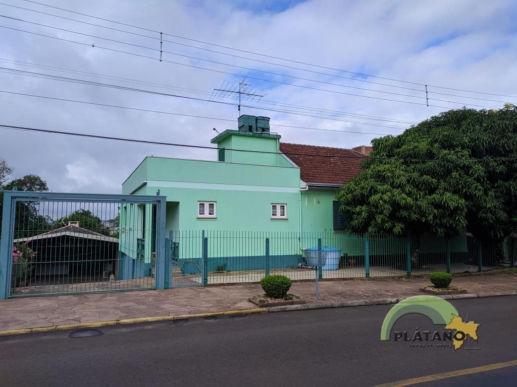 CASA COM 4 DORMITÓRIOS, 2 VAGAS, 213M² ÁREA PRIVATIVA para venda EM CENTRO - foto 2