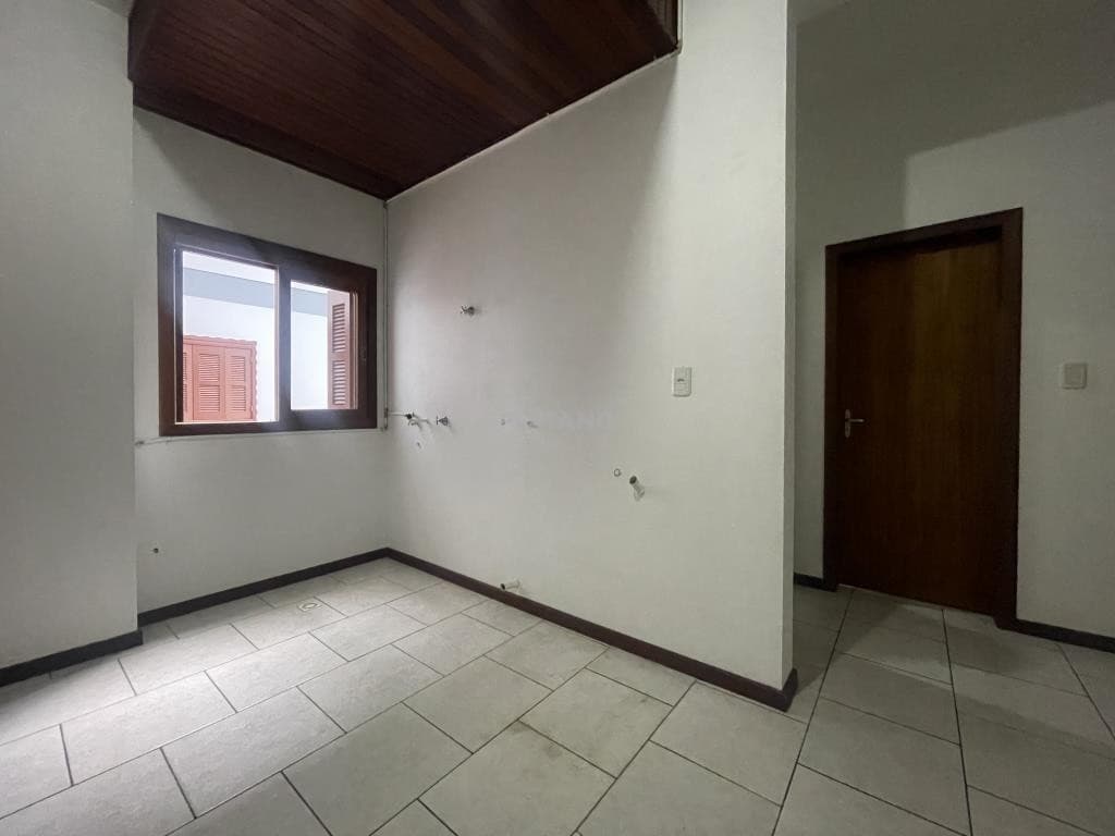 APARTAMENTO COM 3 DORMITÓRIOS (1 SUÍTE) para locação EM CENTRO - foto 3